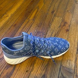 Louis Vuitton. Size 11, blue/white